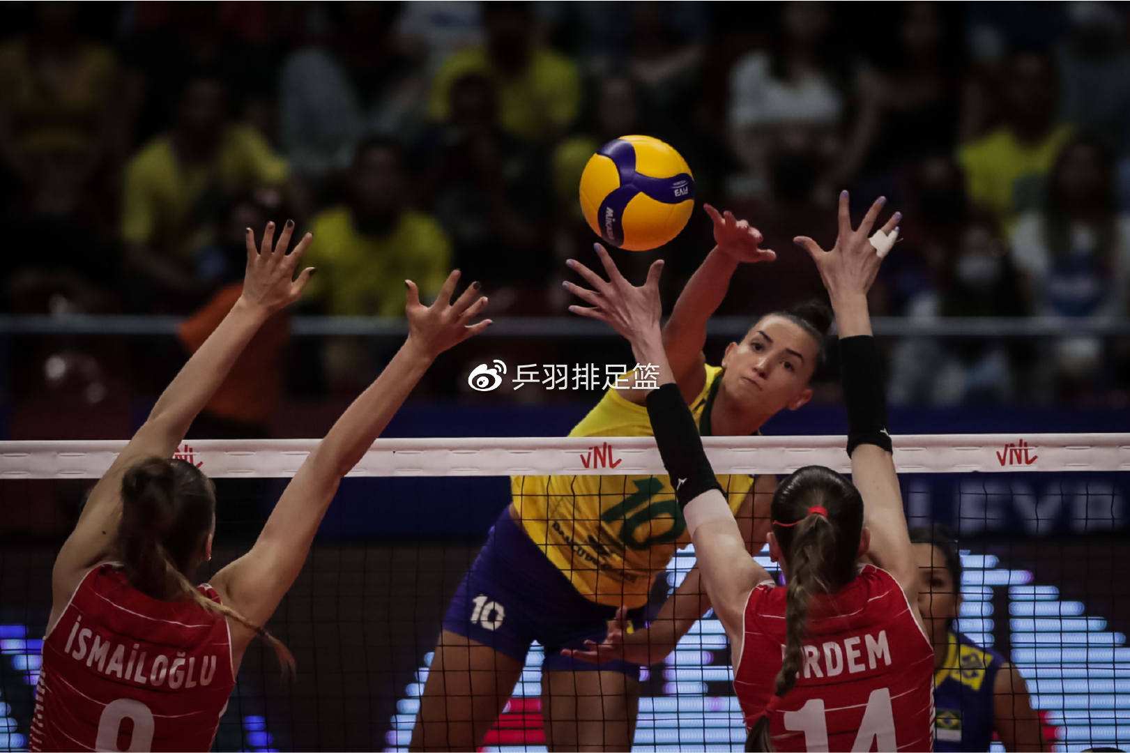 女排vs巴西(女排vs巴西2021)