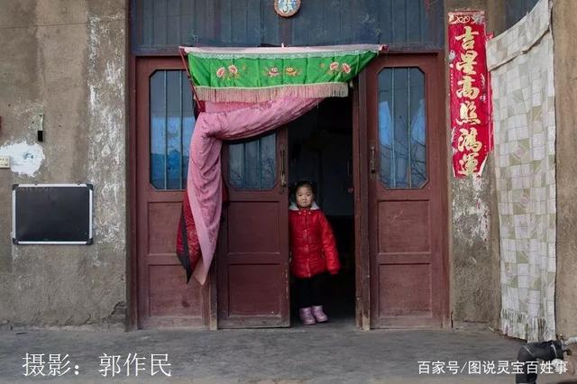 门口被人写字是什么行为(在别人大门上写字犯什么法)